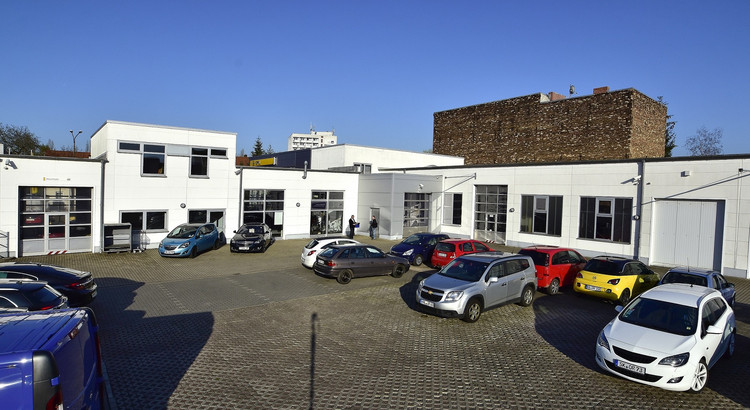 Galeriebild zu Außenansicht mit Hof-6